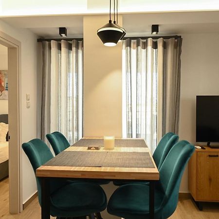 Larisa Hospitality I - Roof Top Apartment - With Free Parking ภายนอก รูปภาพ