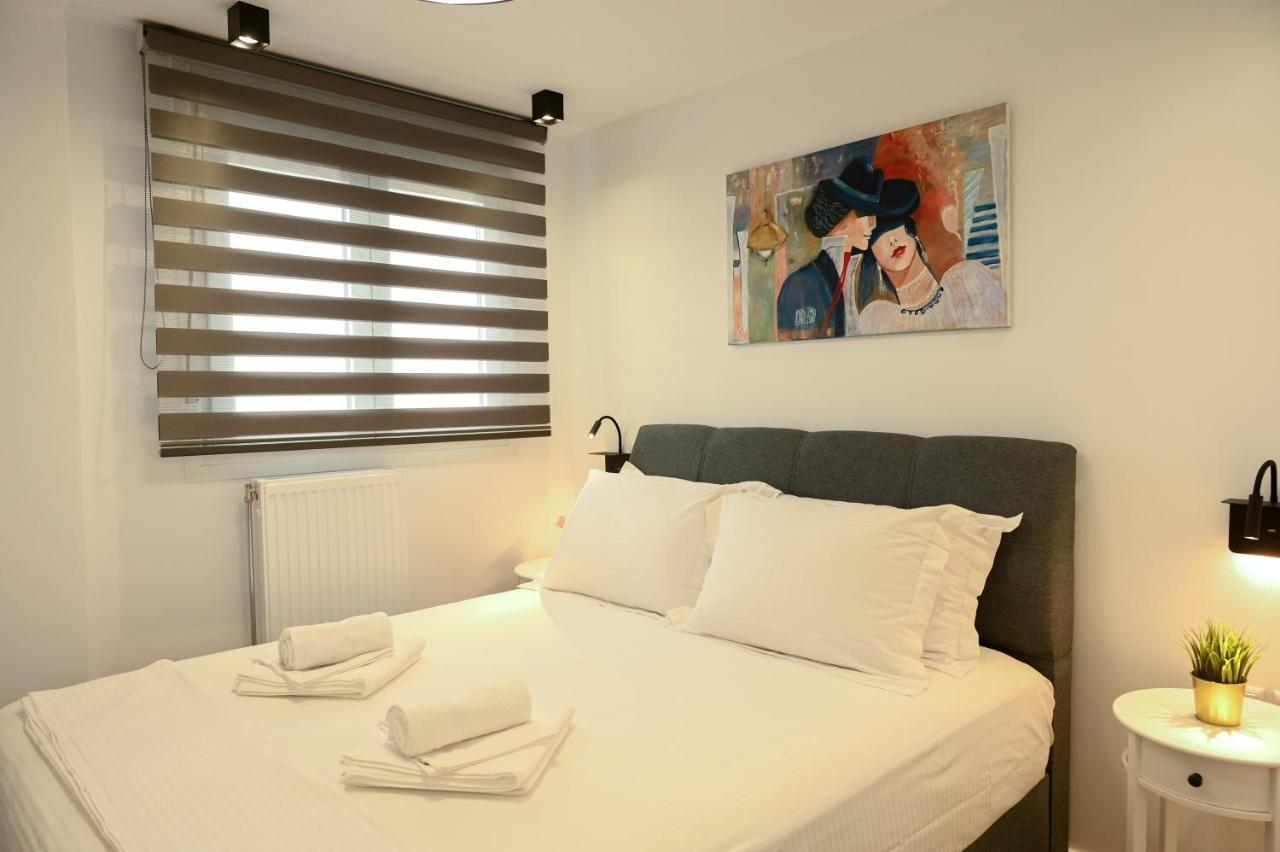 Larisa Hospitality I - Roof Top Apartment - With Free Parking ภายนอก รูปภาพ